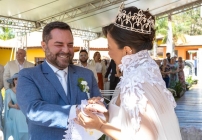 noticia Empresária se casa com coroa entregue por Silvio Santos para Miss Brasil