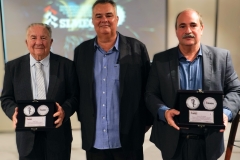 noticia SIMEC entrega a comenda “Mérito SIMEC – Sebastião de Arruda Gomes” para Ariosto Holanda e Maragton Linard