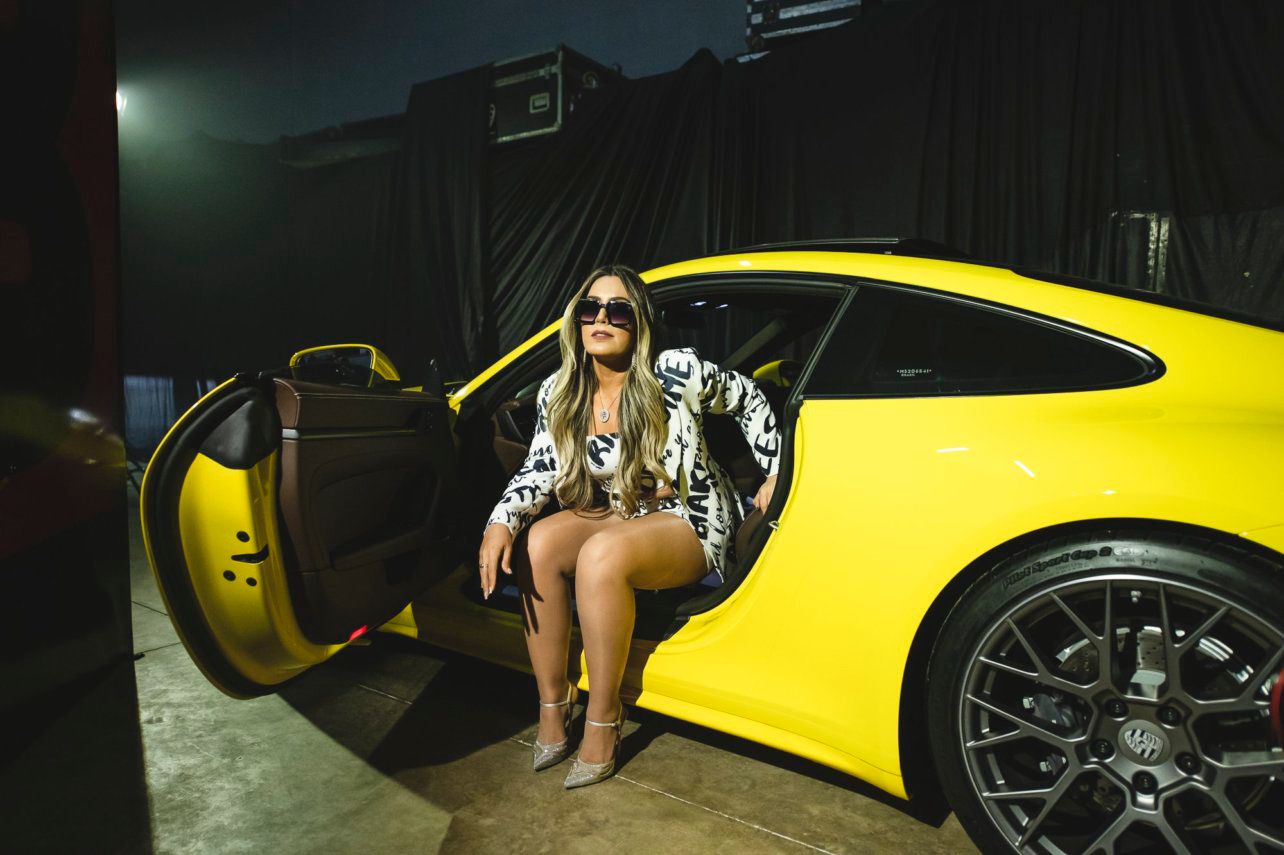 artigo Empoderada! Assista ao novo clipe de Fernanda Costa “Amei Separei Superei”