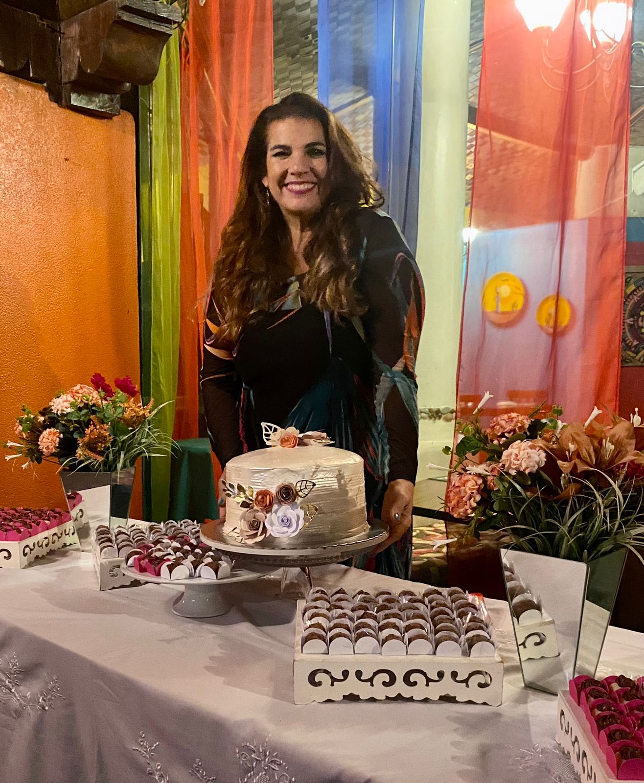 artigo A atriz Luciana Coutinho comemora seu aniversário com amigos e familiares na Barra
