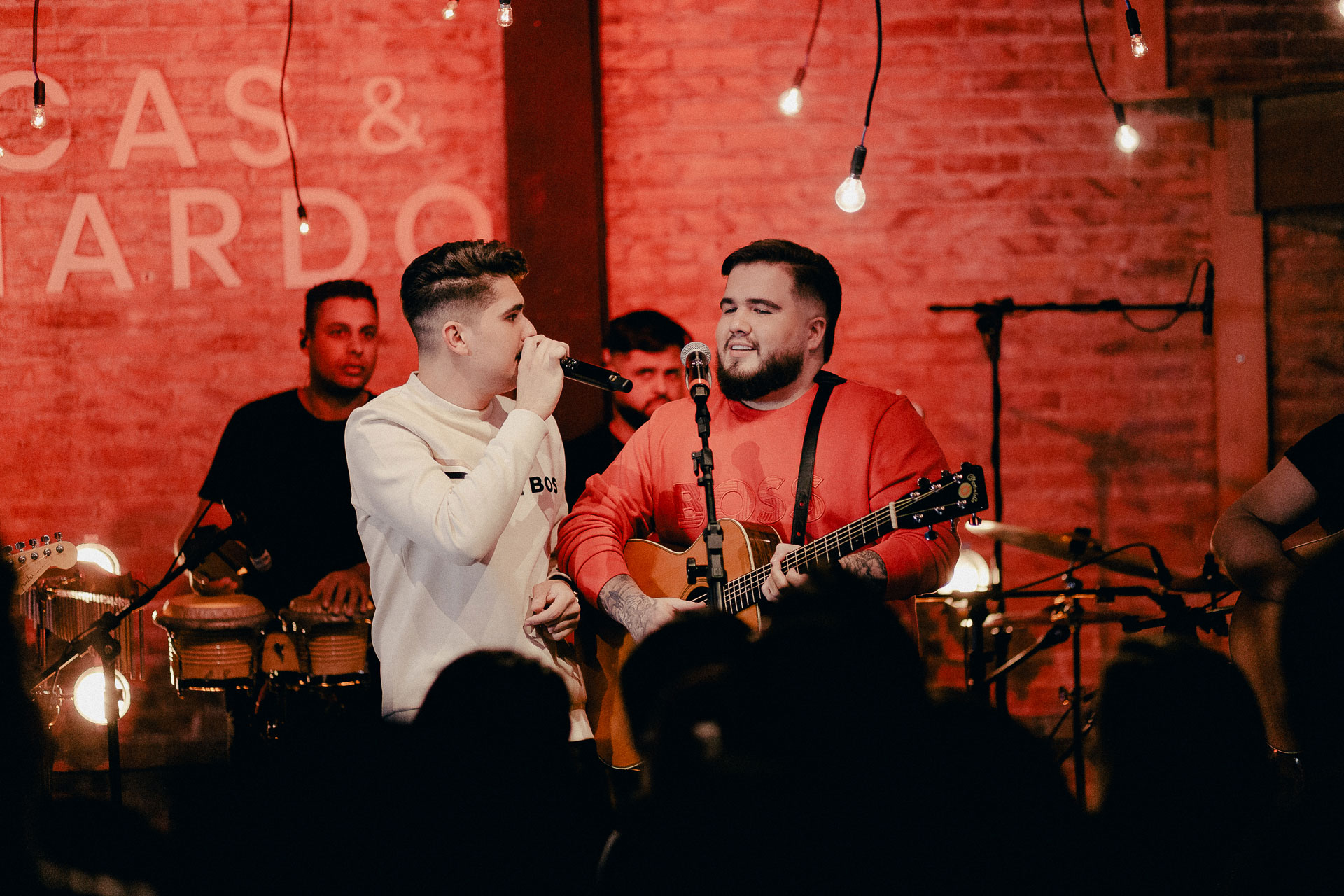 artigo Luccas & Leonardo dão início a um novo projeto com lançamento do single “É Oficial”