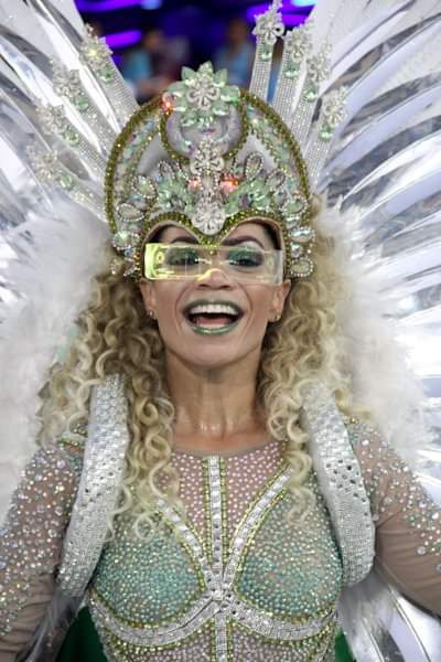 artigo Cíntia Amanda, personal trainer, musa e personalidade do carnaval