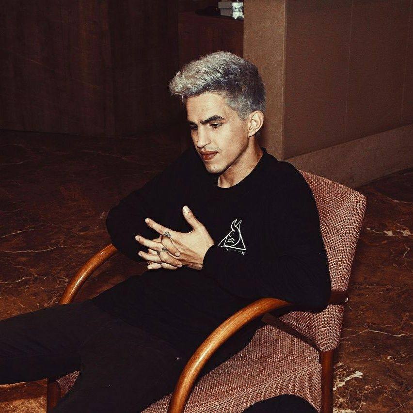 artigo Solanno lança seu primeiro cd, ouça o álbum 'Primeiro'.