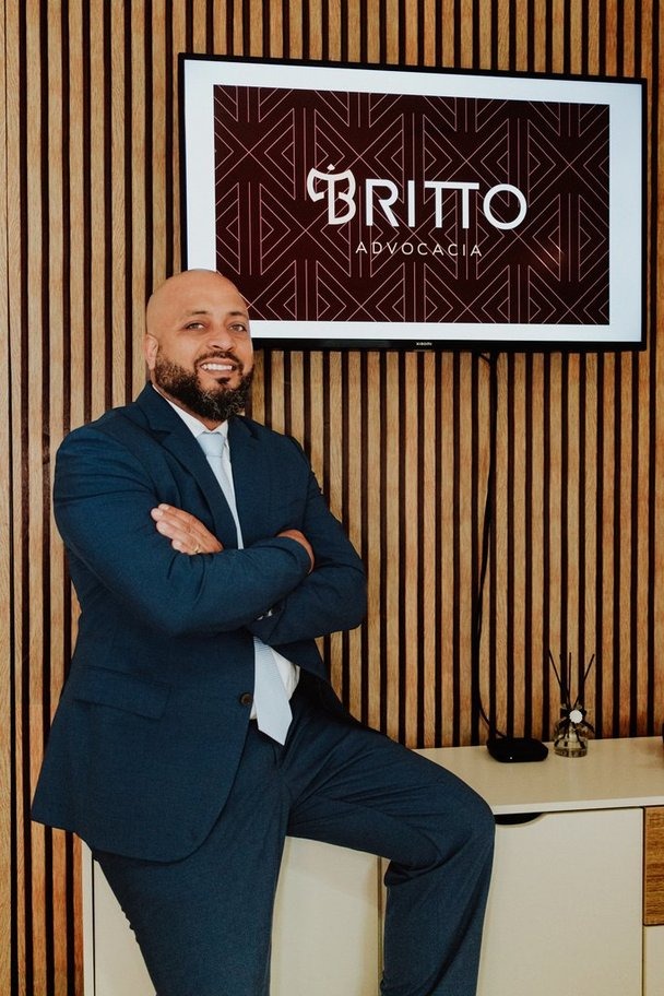 artigo Carlos José Britto da Silva: Um Advogado que revoluciona o mundo jurídico com excelência e notoriedade