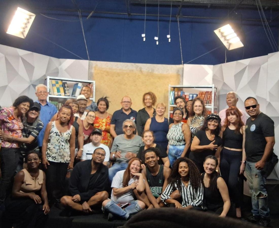 artigo *O Bando no Cinema: Marcelo Garcia e o Bando Cultural Favelados Levam as Favelas às Telonas*