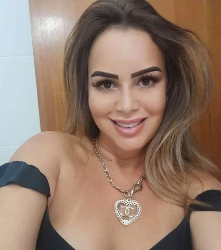 artigo Poderosa! Renatha Olyver é vista em Famosa Balada de Pato de Minas: 