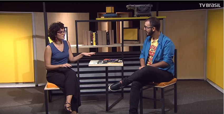 artigo Conheça a biografia da Simone Campos que é escritora, tradutora, jornalista e produtora editoral