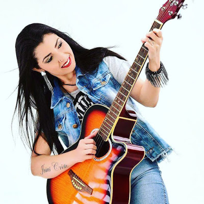 artigo Cantora petrolandense Yara Lazuli, 