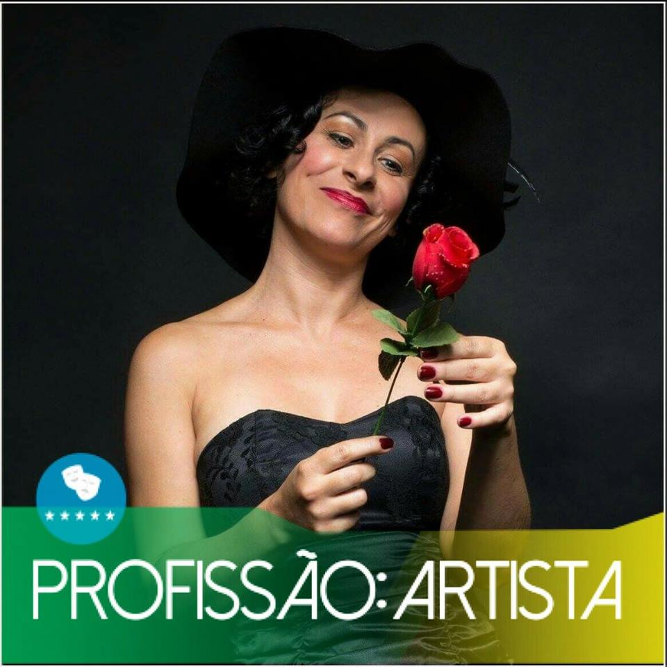 artigo Conheça a biografia da atriz, cantora e empreendedora Biah Carfig