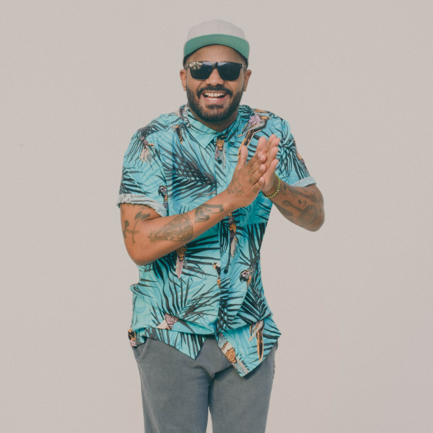 artigo Arlindinho Cruz lança seu primeiro álbum solo de estúdio