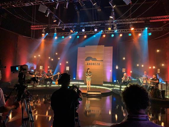 artigo Música “Garçonete” da cantora Andreza, está no Canal Topzera Sertanejo