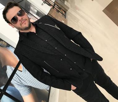 artigo Anthony Carrera apresenta a romântica “Como a primeira vez”