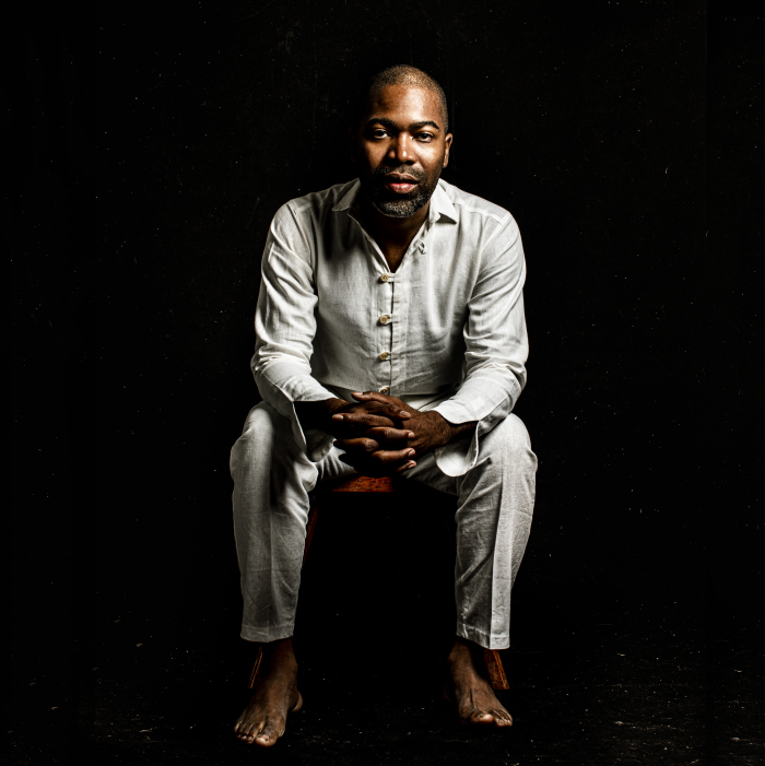 artigo Tiganá Santana lança Vida-Código 