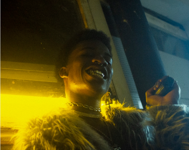 artigo Vírus é antídoto para o preconceito em seu primeiro single