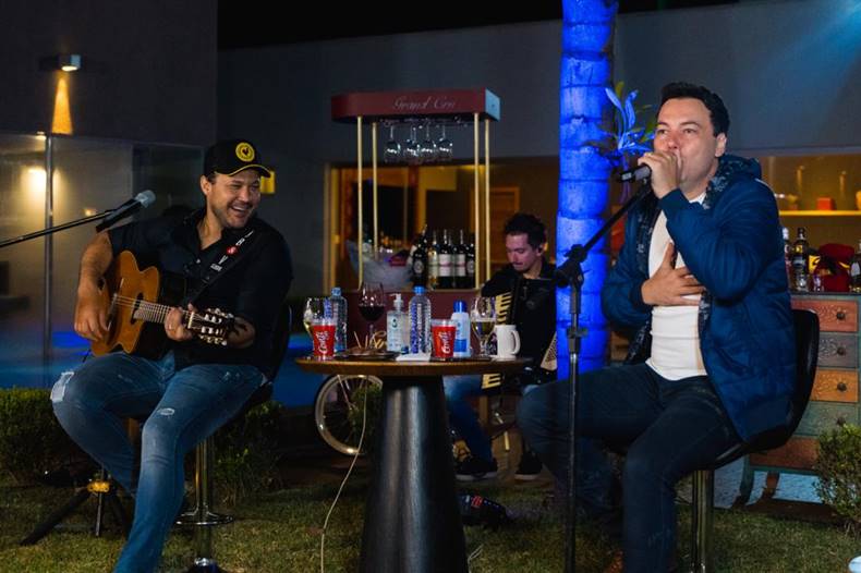 artigo João Bosco & Vinícius arrecadam 150 toneladas de alimentos em Live “Acústico no Bar”