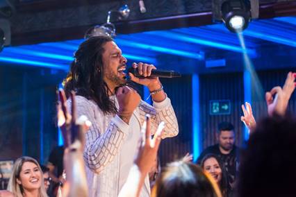 artigo Thales Lessa se prepara para lançar o primeiro DVD da carreira