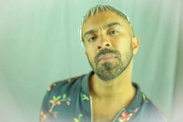 artigo Bruno Capinan lança single com as dores dos relacionamentos atuais no dia do orgulho LGBTQI+