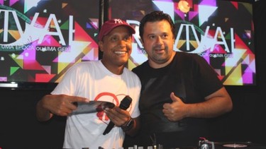 artigo 'Programa Revival', que é voltado aos grandes clássicos dos anos 90 à 2000, comemora três anos de sucesso absoluto