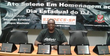 artigo Sindecs homenageia Djs e apoiadores da cena eletrônica em São Paulo