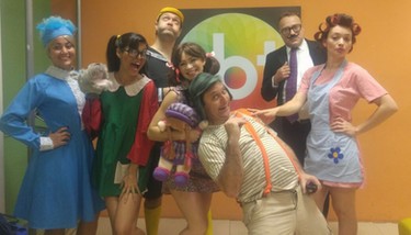 artigo Festa de 35 anos do SBT com o elenco da Turma do Chaves interpretado pela Cia de teatro Aliáguias