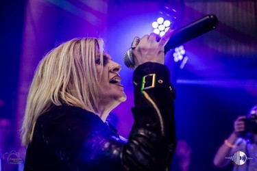 artigo Baby D(UK), faz apresentação histórica na festa Back To The Dates, relembrando os hits que marcaram época nas pistas!