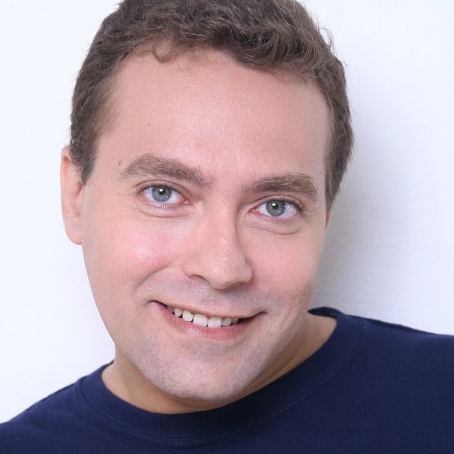 artigo Entrevista com o ator e diretor Alexandre Battel