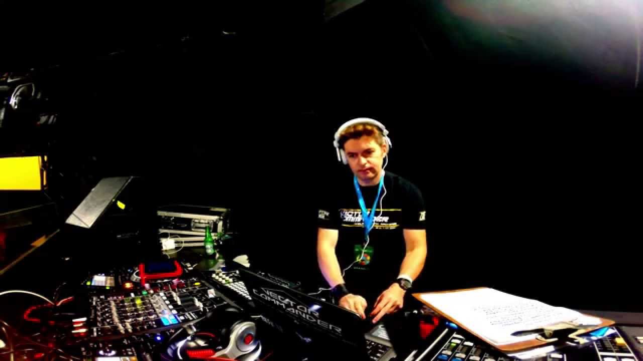 artigo Dj e Produtor Alex Strunz na feira Roadsec