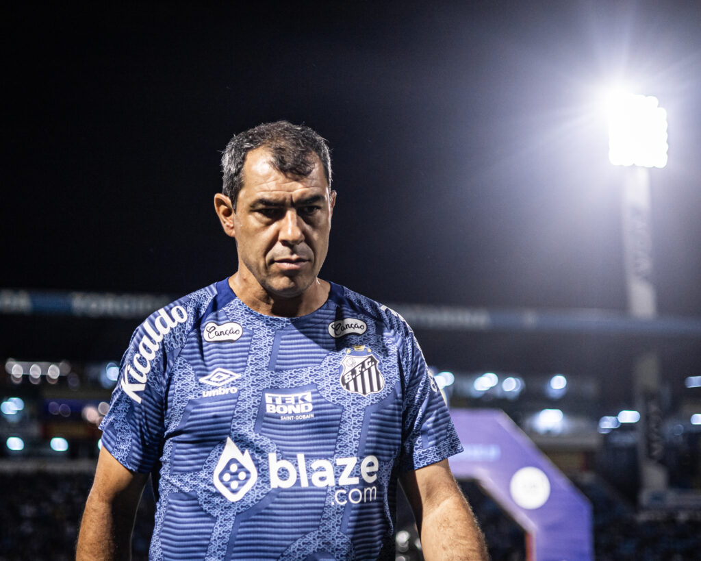 noticia Santos vence e Carille celebra chegada de Luan Peres com cautela