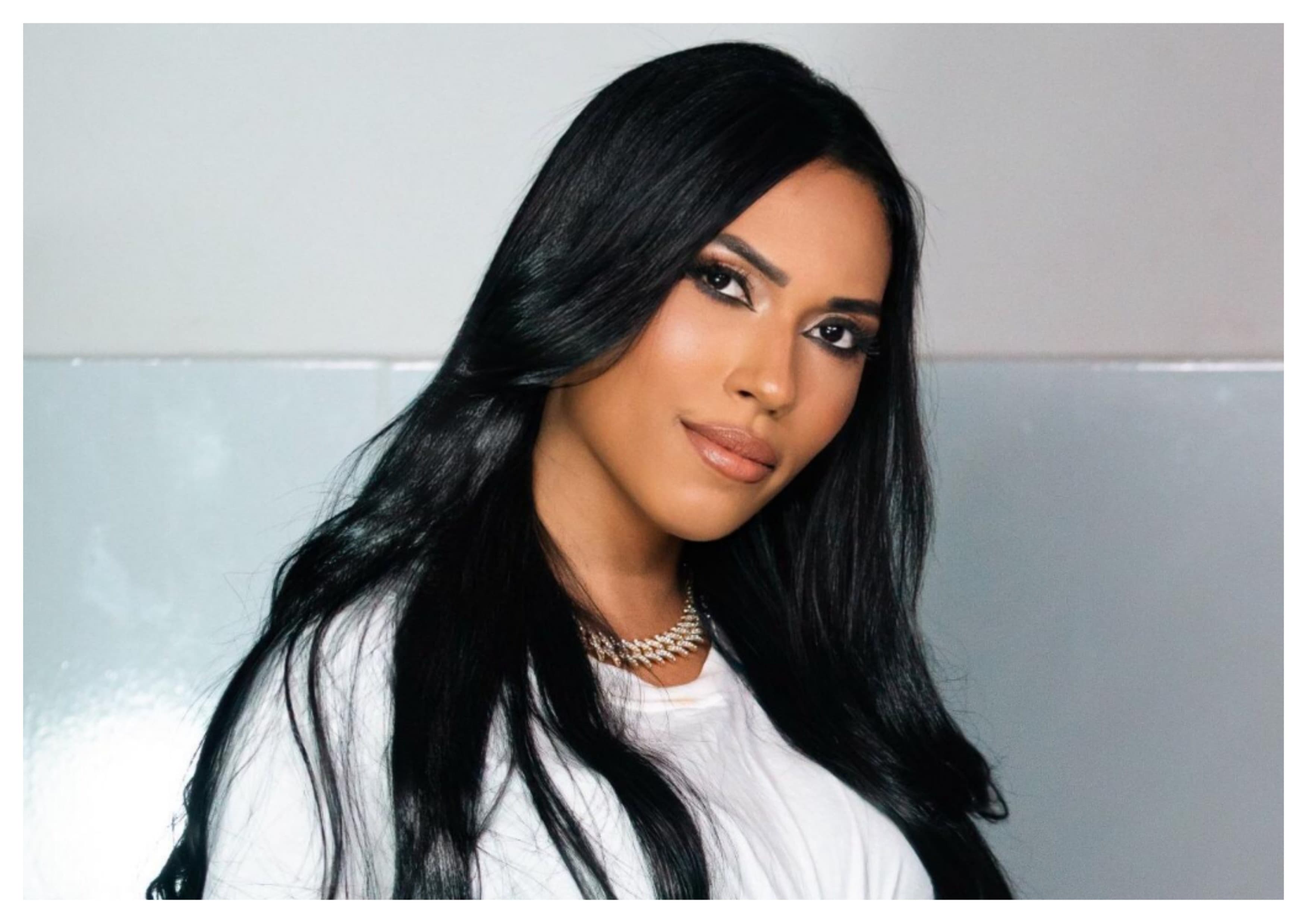 noticia NOTA: Symone Morena comemora agenda de shows movimentada no fim do ano