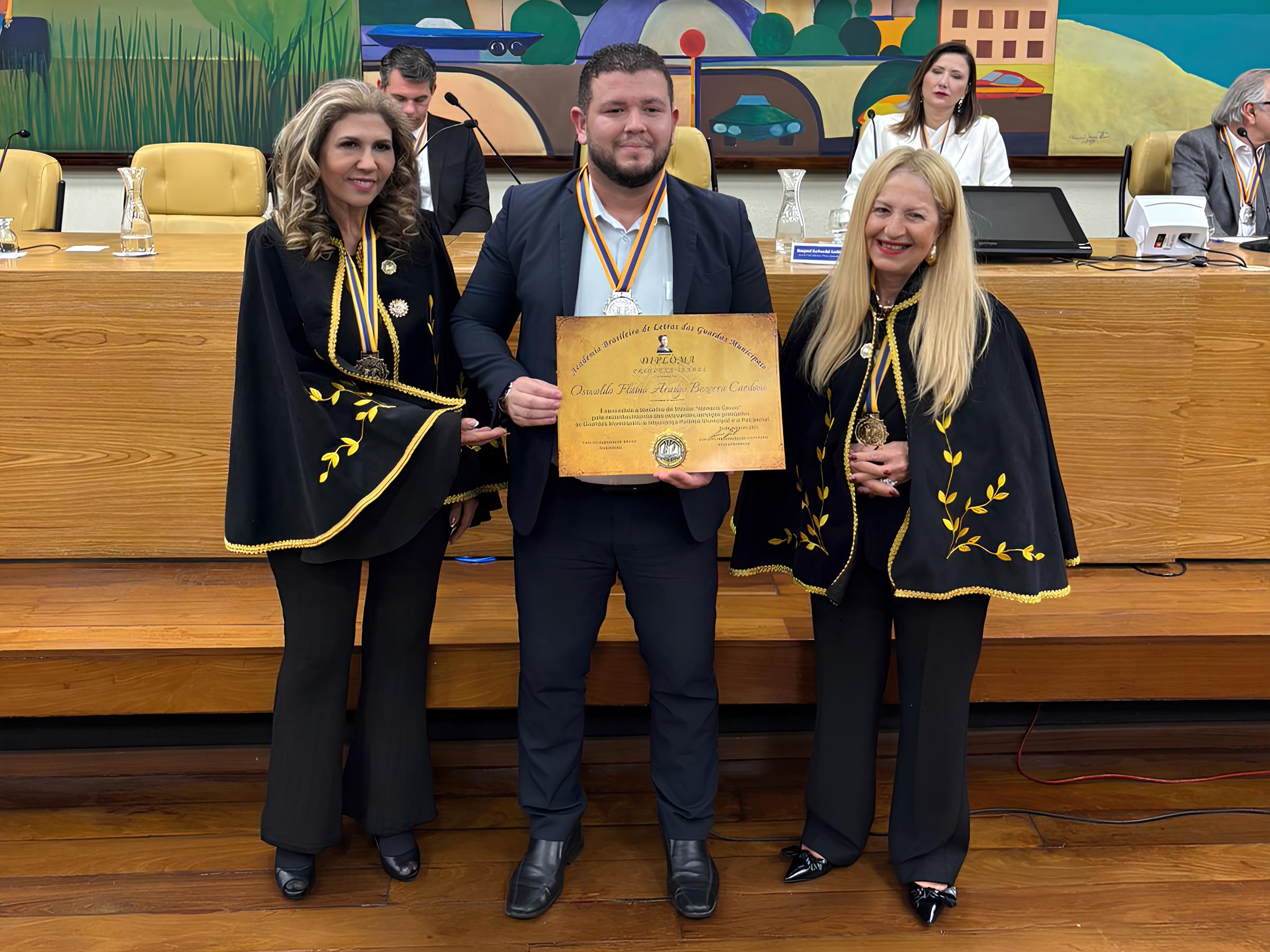 noticia Advogado Oswaldo Cardoso recebe Medalha de Mérito “Honoris Causa” em São Paulo por contribuição à segurança pública
