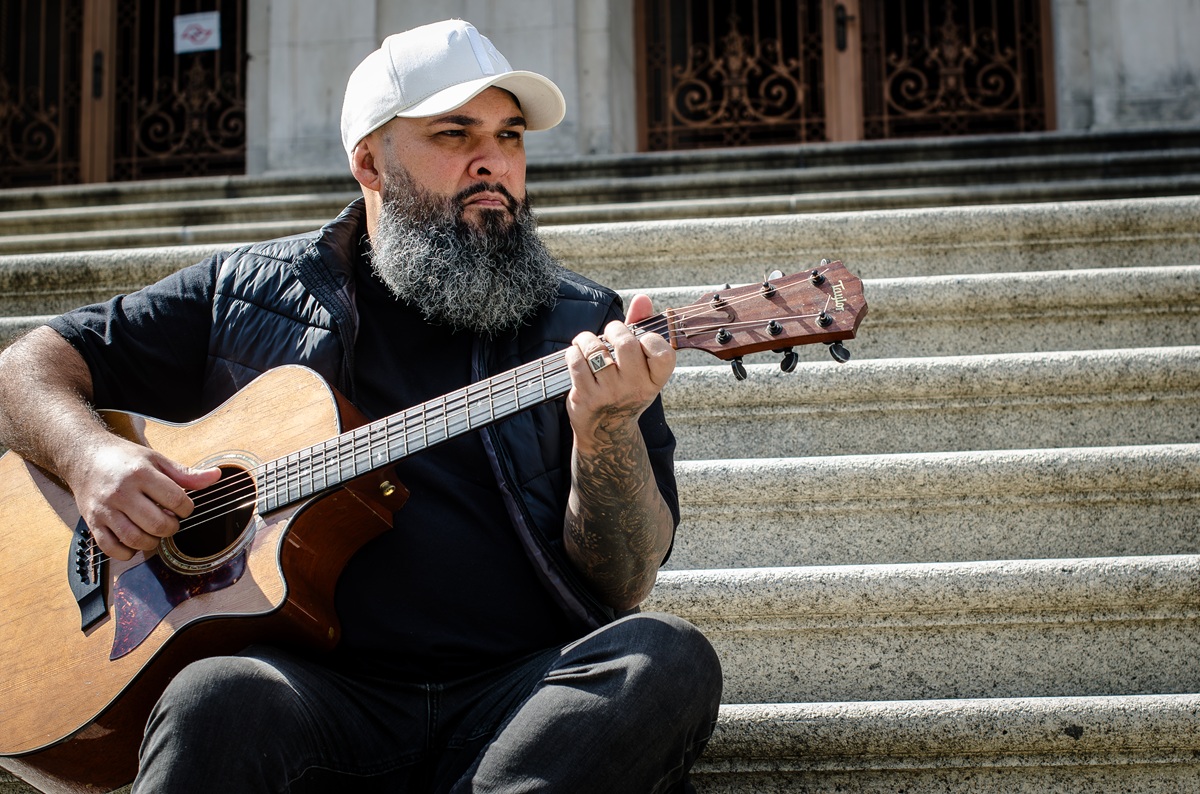 noticia Vitor Teixeira lança a música “Pra Onde Eu Irei Sem Você”, com participação de Thiago Falsetti e Damarys Schwartz