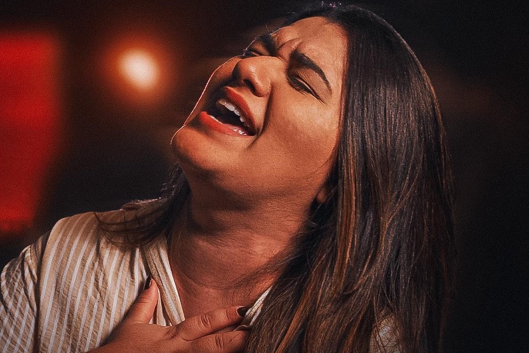 noticia Larissa Martins destaca trajetória na música gospel e anuncia novo single em produção