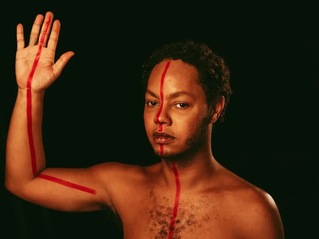 noticia “Macacos”, aclamado espetáculo de Clayton Nascimento, chega ao Teatro Nova Iguaçu Petrobras