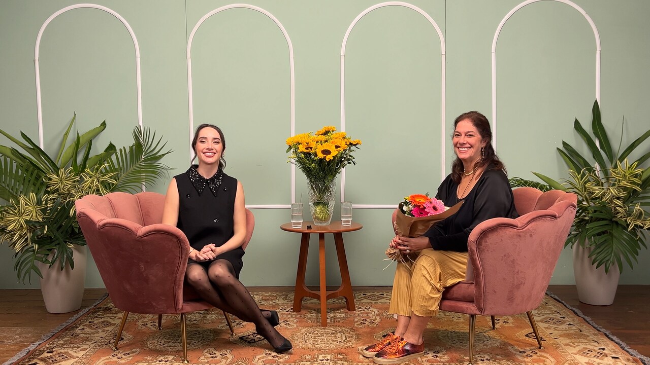 noticia Claudia Braune fala sobre ritmo orgânico, neuroespiritualidade e sensibilidade humana no novo episódio do podcast Que Não Saia Daqui