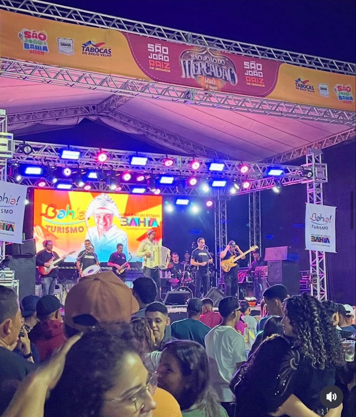 noticia Chambinho do Acordeon emociona Tabocas do Brejo Velho com forró raiz