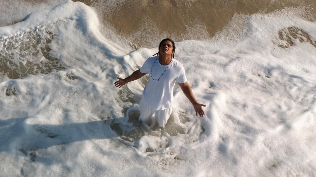 noticia Sucesso nas redes, Emmano saúda Iemanjá e mergulha em nova fase espiritual com o single “Rainha do Mar”