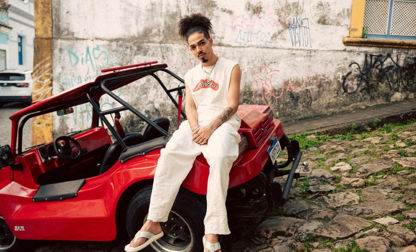 noticia Léo da Bodega faz ‘ZUNZUNZUM’ acontecer em Olinda em faixa produzida por vencedores do Grammy