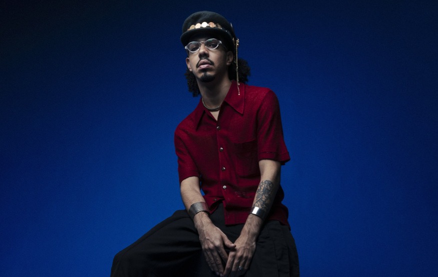 noticia Léo da Bodega dá voz à saudade com refrão perdido de Mestre Baracho em “Eu Queria Ficar