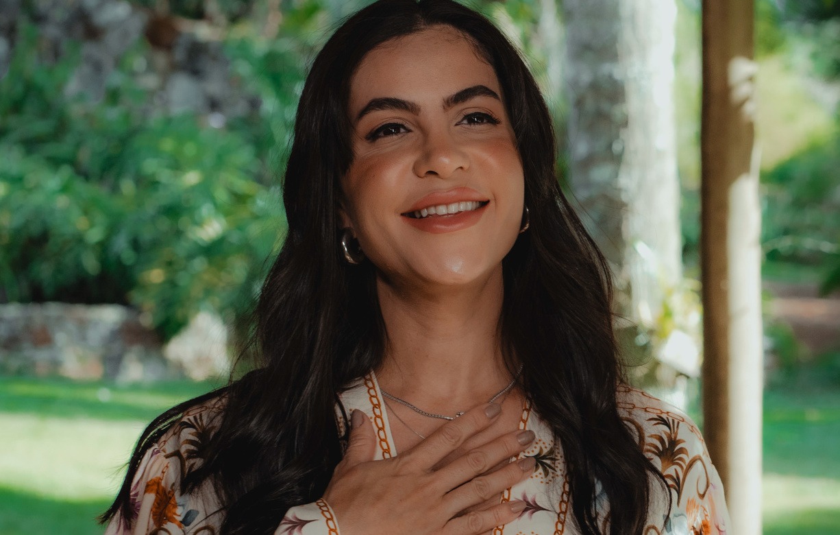 noticia Késia Soares apresenta o EP “Coroa da Criação” e o videoclipe de “Olhos”