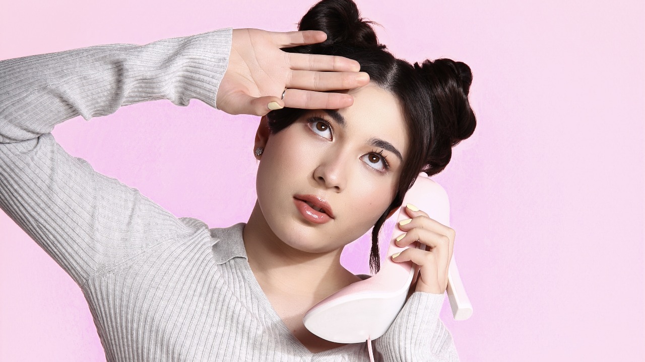 noticia Ayumi estreia no cenário musical com o single  “Loucura Minha” 