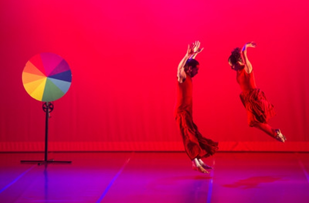 noticia CAIXA CULTURAL FORTALEZA apresenta “Poetas da Cor”, espetáculo da Cia Druw que transforma cores em movimento
