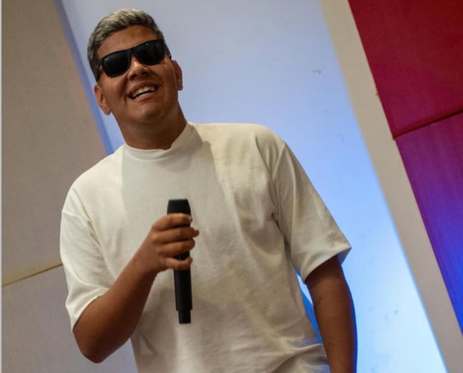 noticia Dougllas Fernanddo lança pout-pourri com clássicos do carnaval