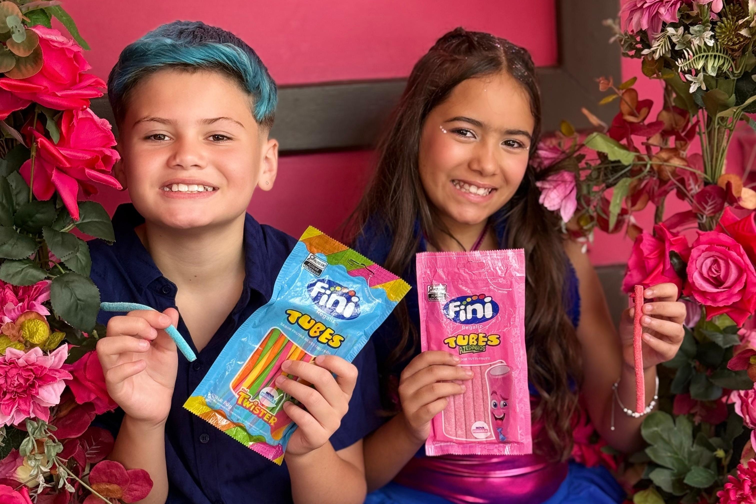noticia Helô Roxy e MC Lorenzo lançam o single infantil “Um Fini pra Mim”