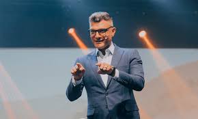 noticia Tiago Brunet reúne Augusto Cury e Luiz Felipe Pondé em nova edição de “O Encontro”