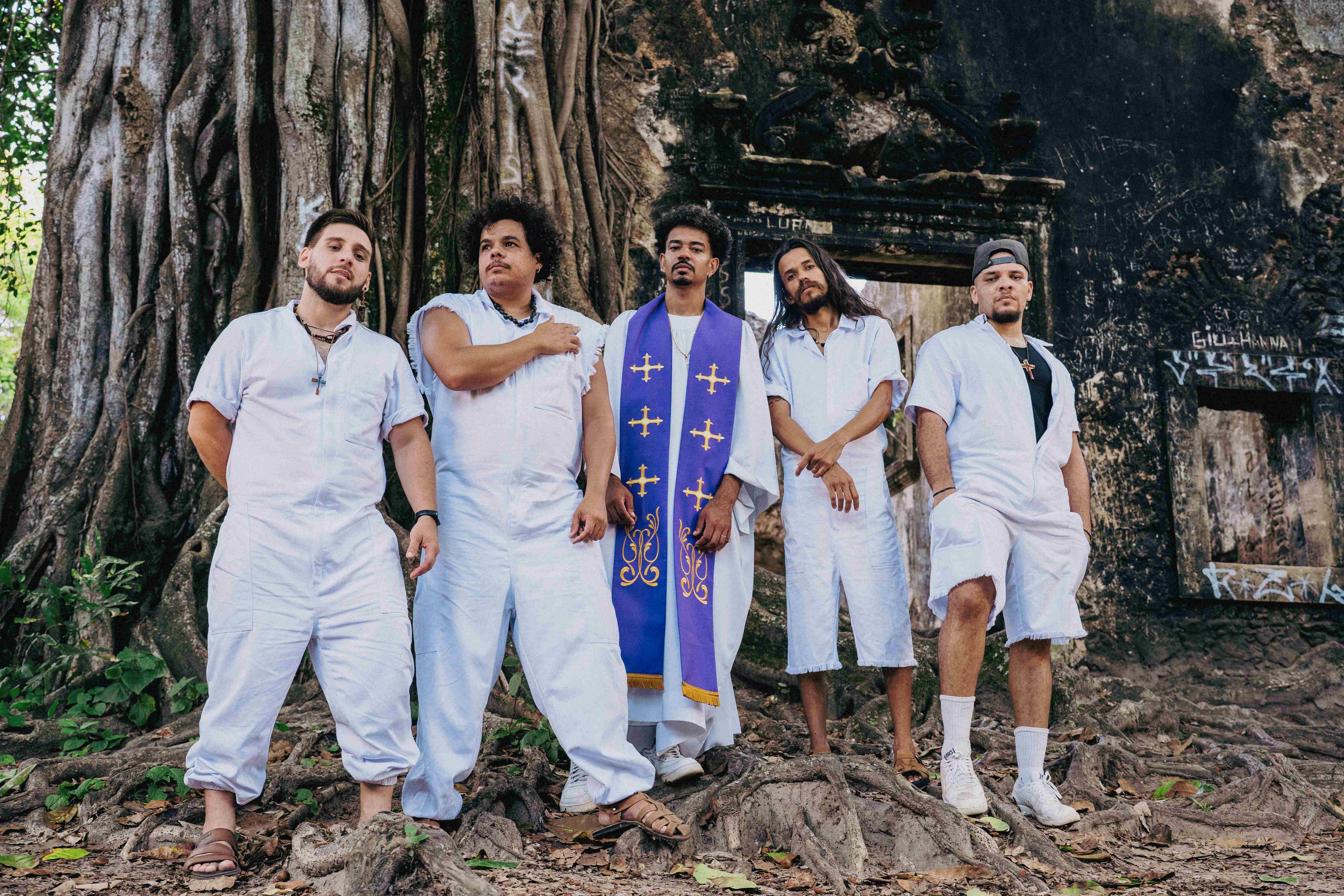 noticia Banda Calmará traz reflexão sobre igreja em novo single com participação de Cesar MC