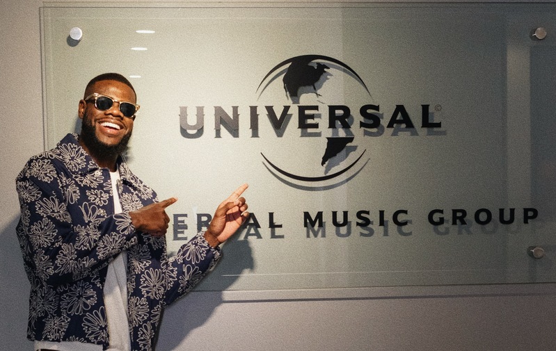 noticia Samuel Eleoterio assina contrato com a Universal Music Christian Group