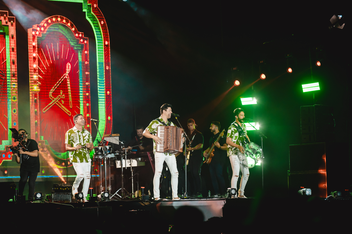 noticia Fulô de Mandacaru apresenta “O Maior Forró do Mundo”, novo single do DVD de 25 anos