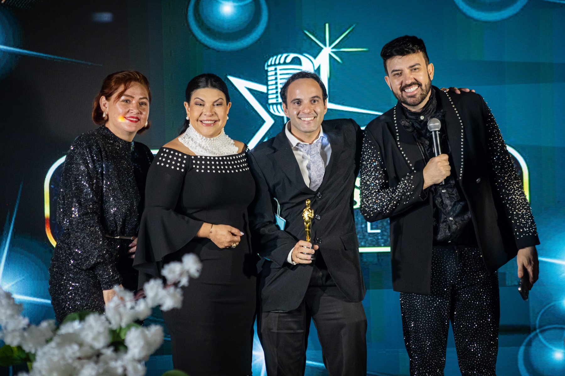 noticia Edu Silvera vence quarta edição do Prêmio Promessa Gospel na categoria artista talento e se torna o cantor mais premiado do evento