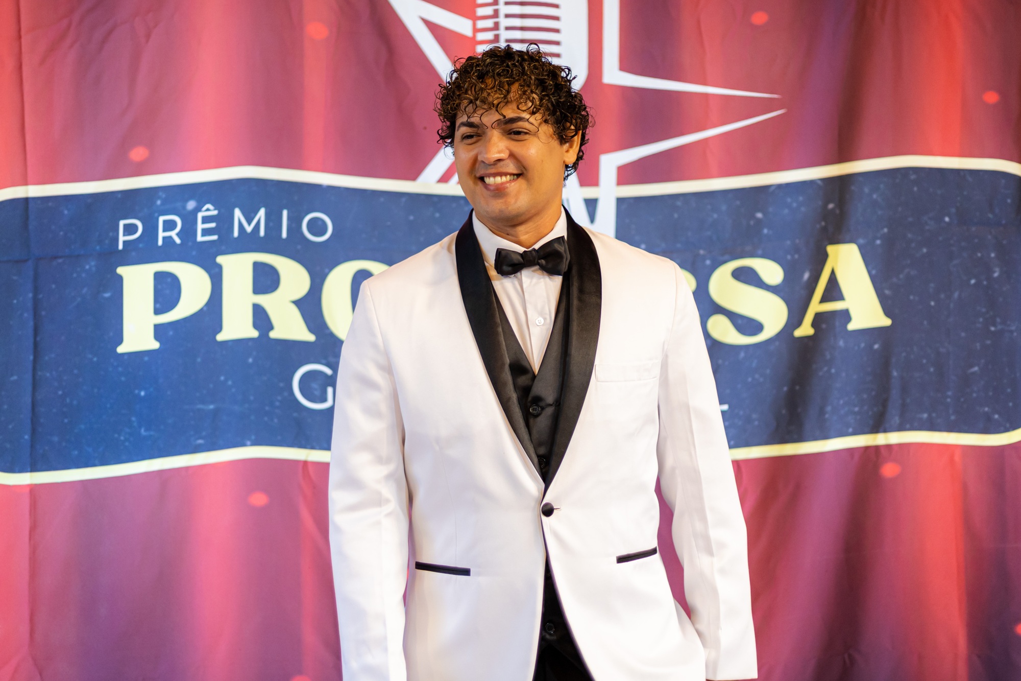 noticia Hudson Vieira vence o Prêmio Promessa Gospel 2026 e lança “O Céu é o Meu Lugar”, seu novo single