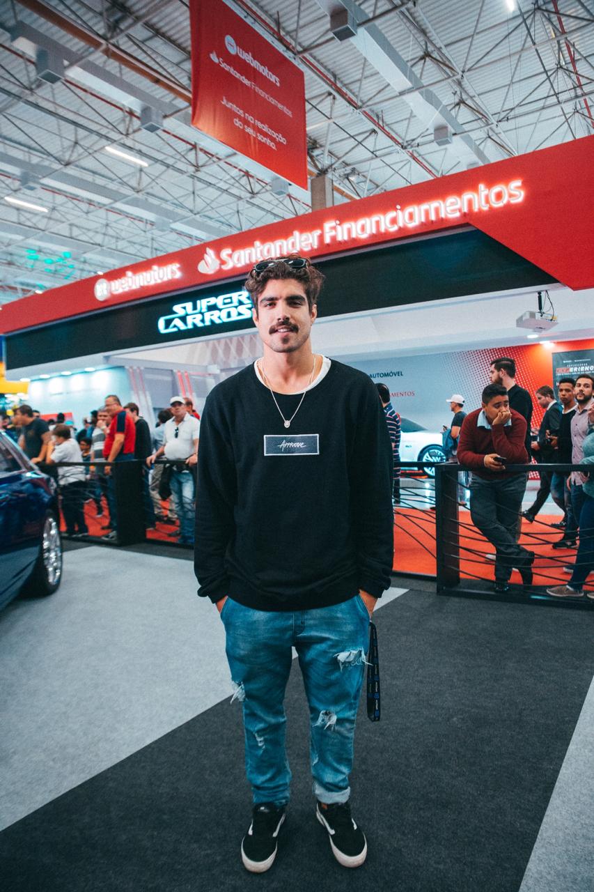 noticia Caio Castro participa de drive experience do Super Racing Club no Salão Internacional do Automóvel